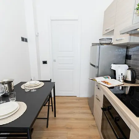 Apartment Nuit A Rom